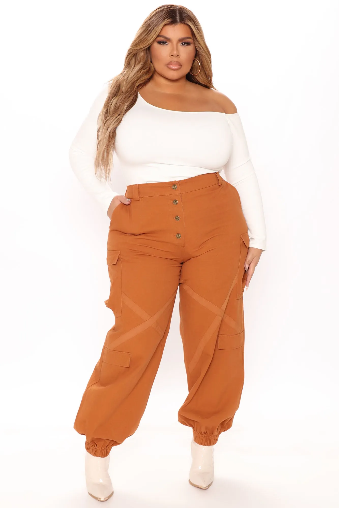 Amelia Oversized Cargo Pants - Cognac