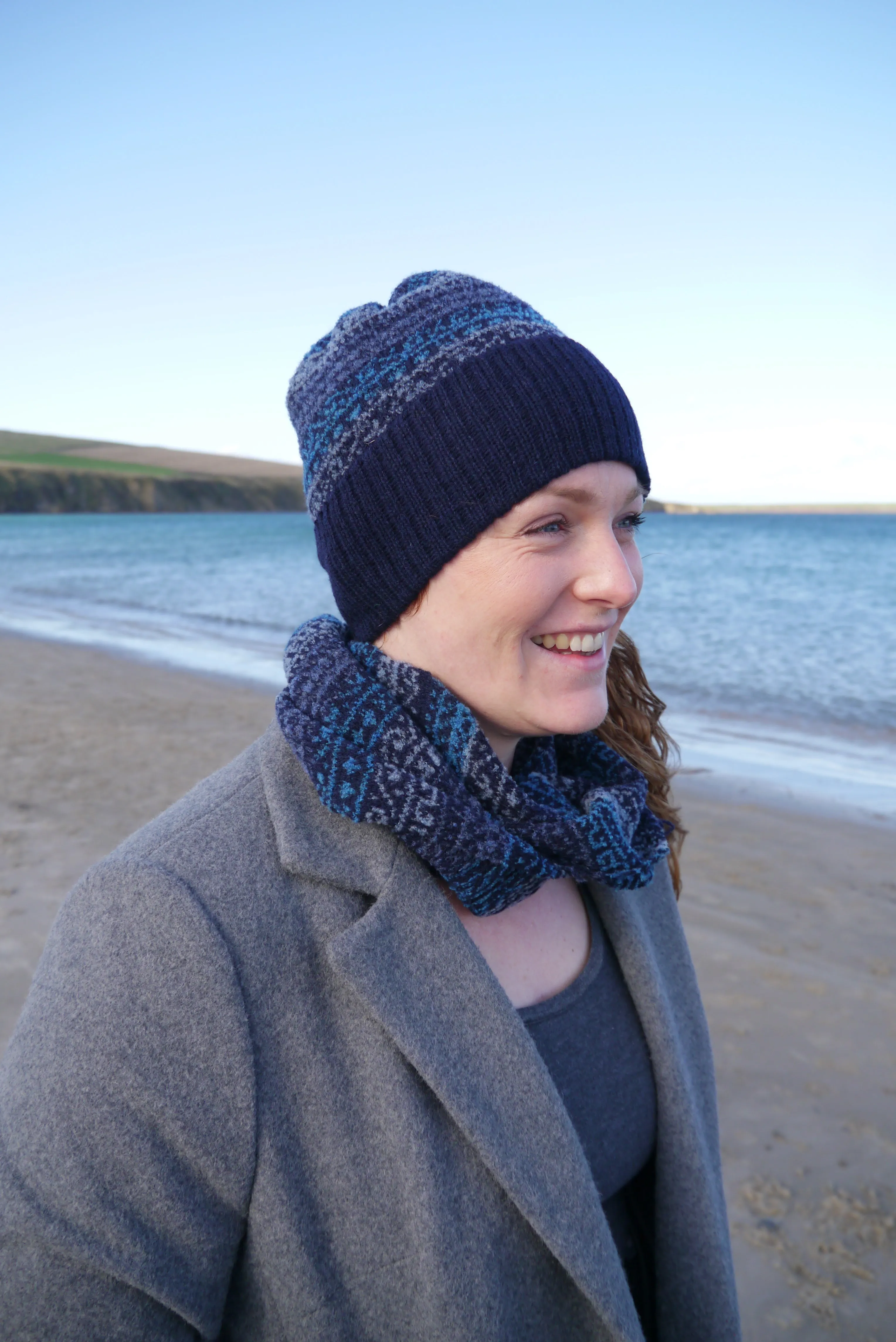 Annie Glue Stormy Seas Fair Isle Snood