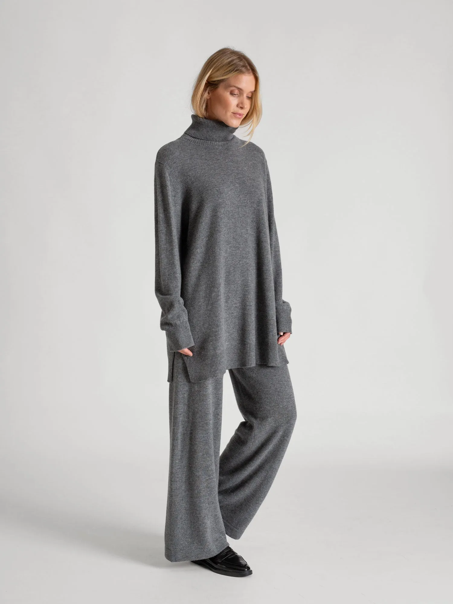 Cashmere sweater "Dagny polo" - dark grey