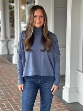 Dylan Whitney Pullover in Stormy Blue