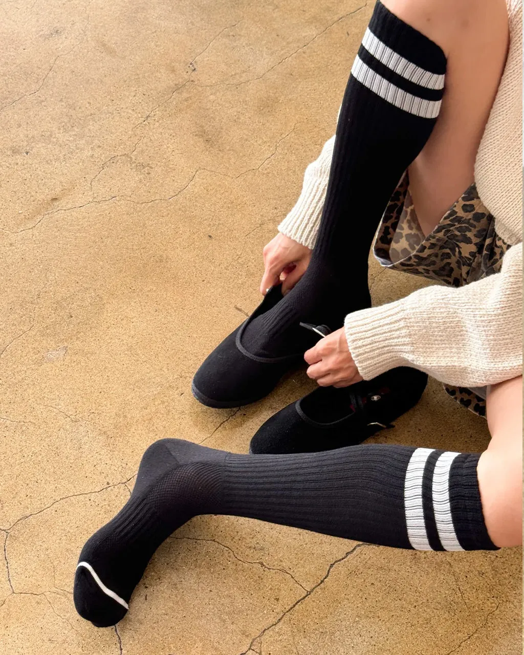 Knee High Boyfriend Socks - Black