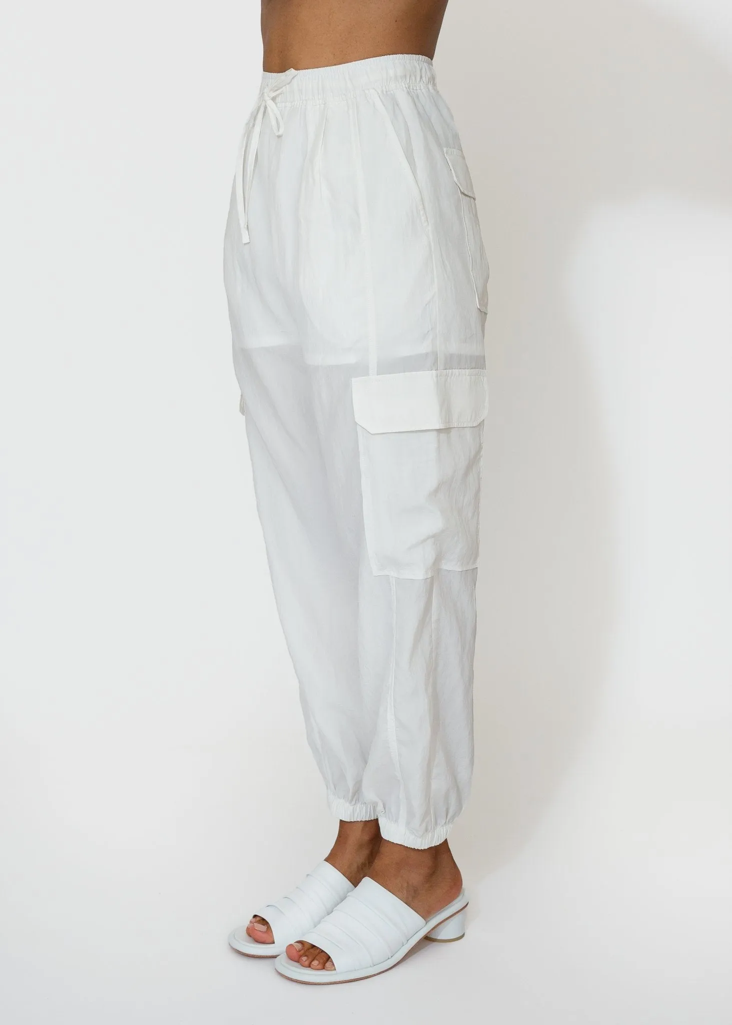 Lightweight Cargo Pants in White