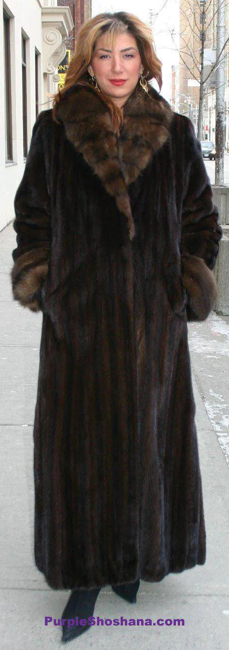 Luxurious NAFA Solid Mahogany Brown Canadian Mink Fur Coat   Sable M