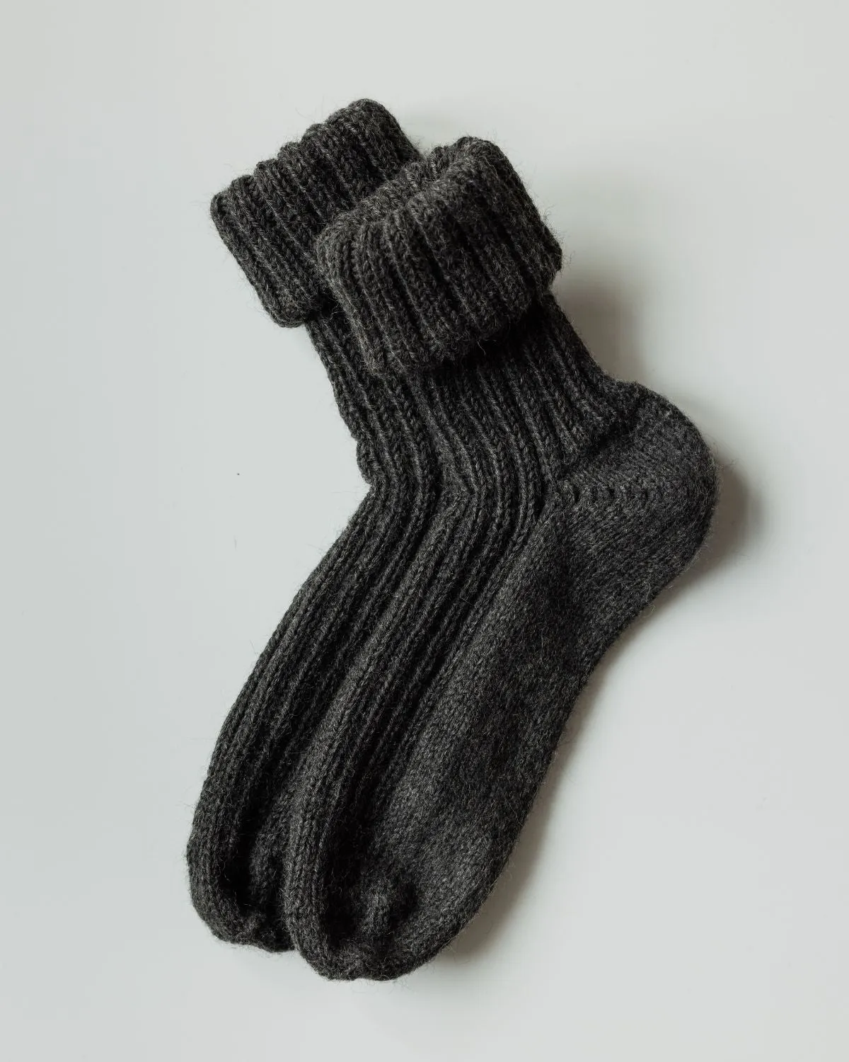 Rib Socks: Seal Salt Wool