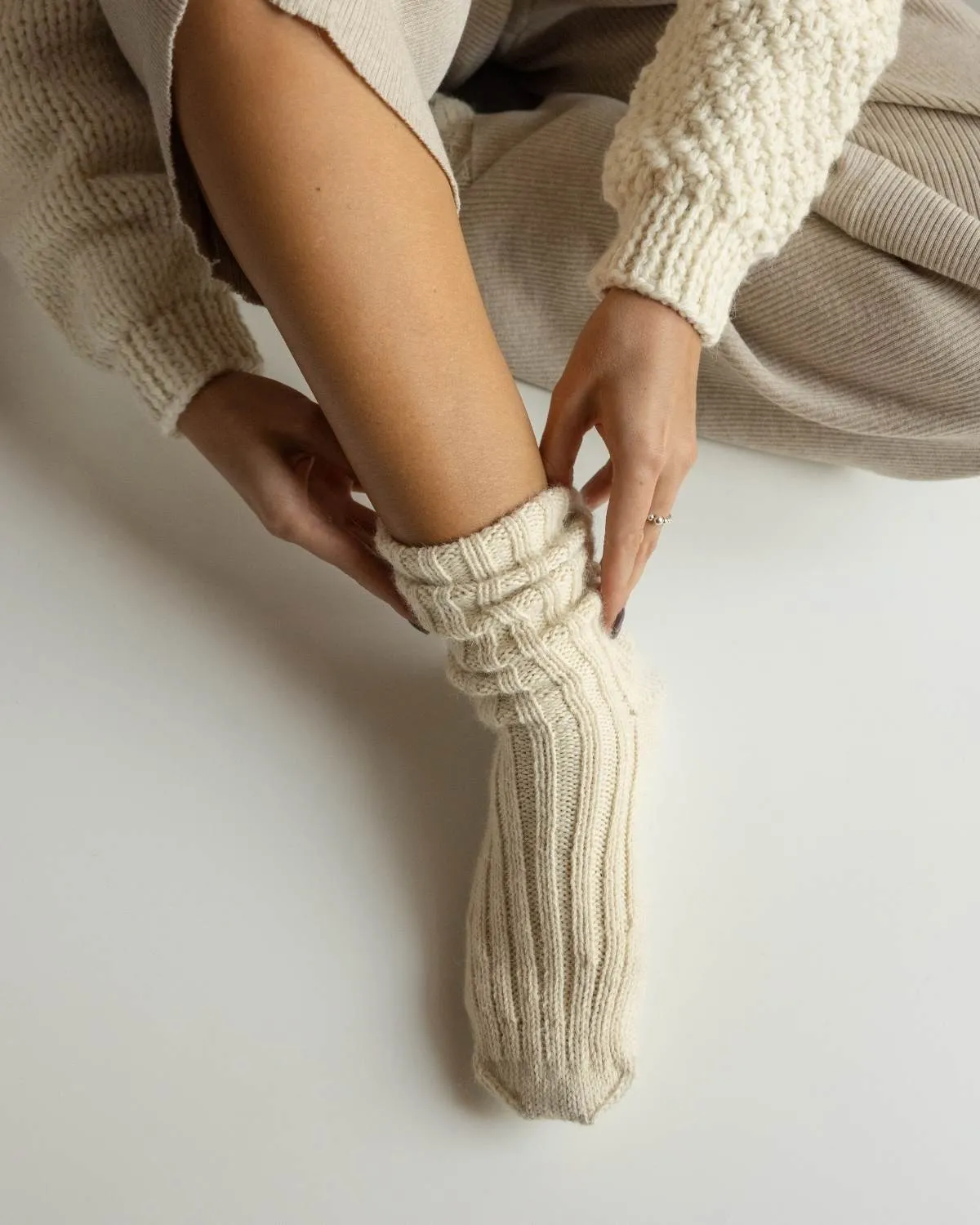 Rib Socks: Seal Salt Wool