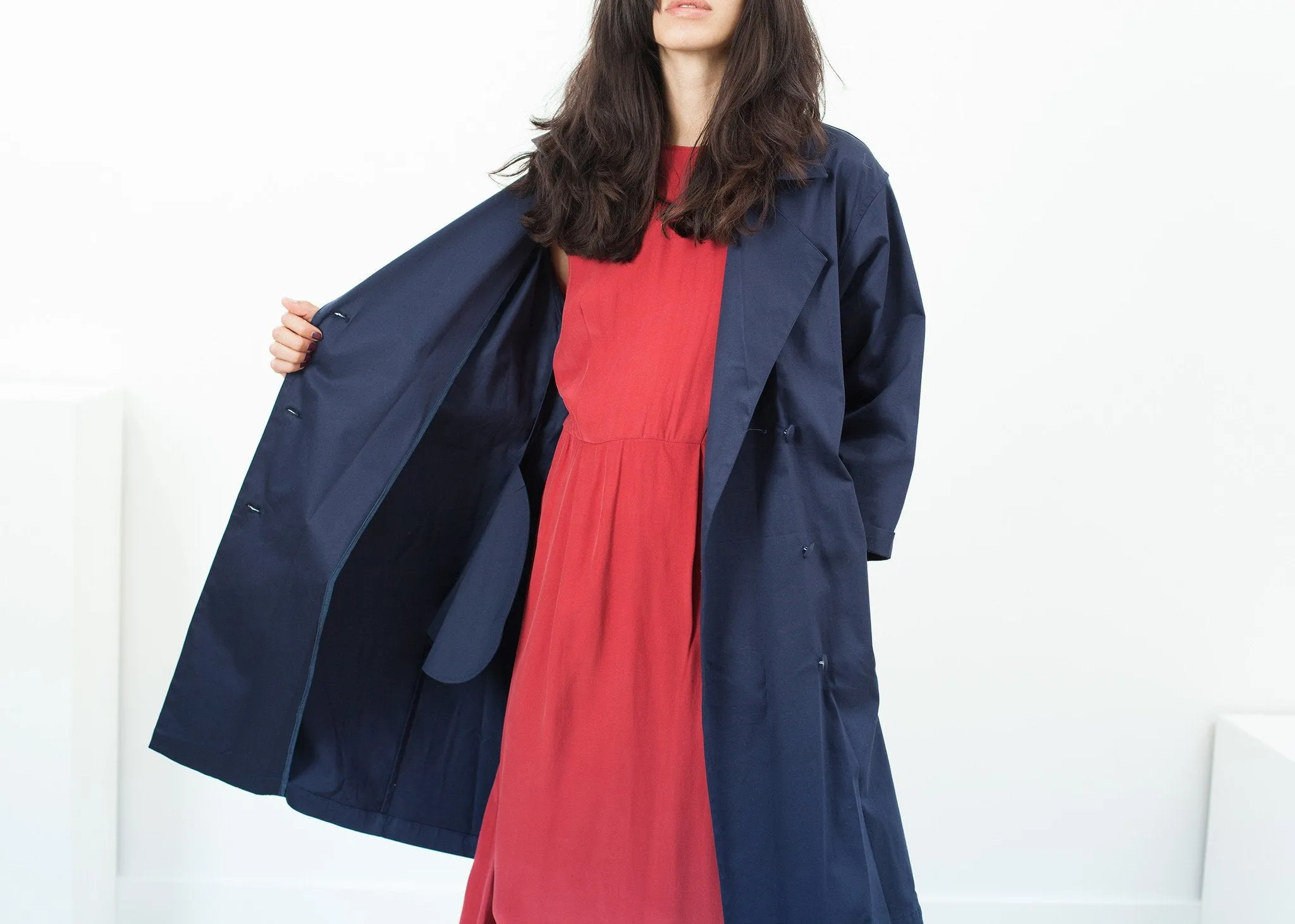 Sateen Trench in Navy