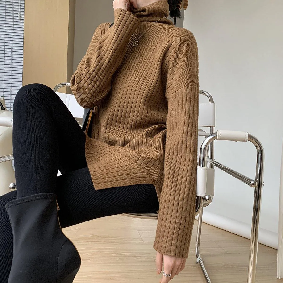 Turtleneck Knit - Brown