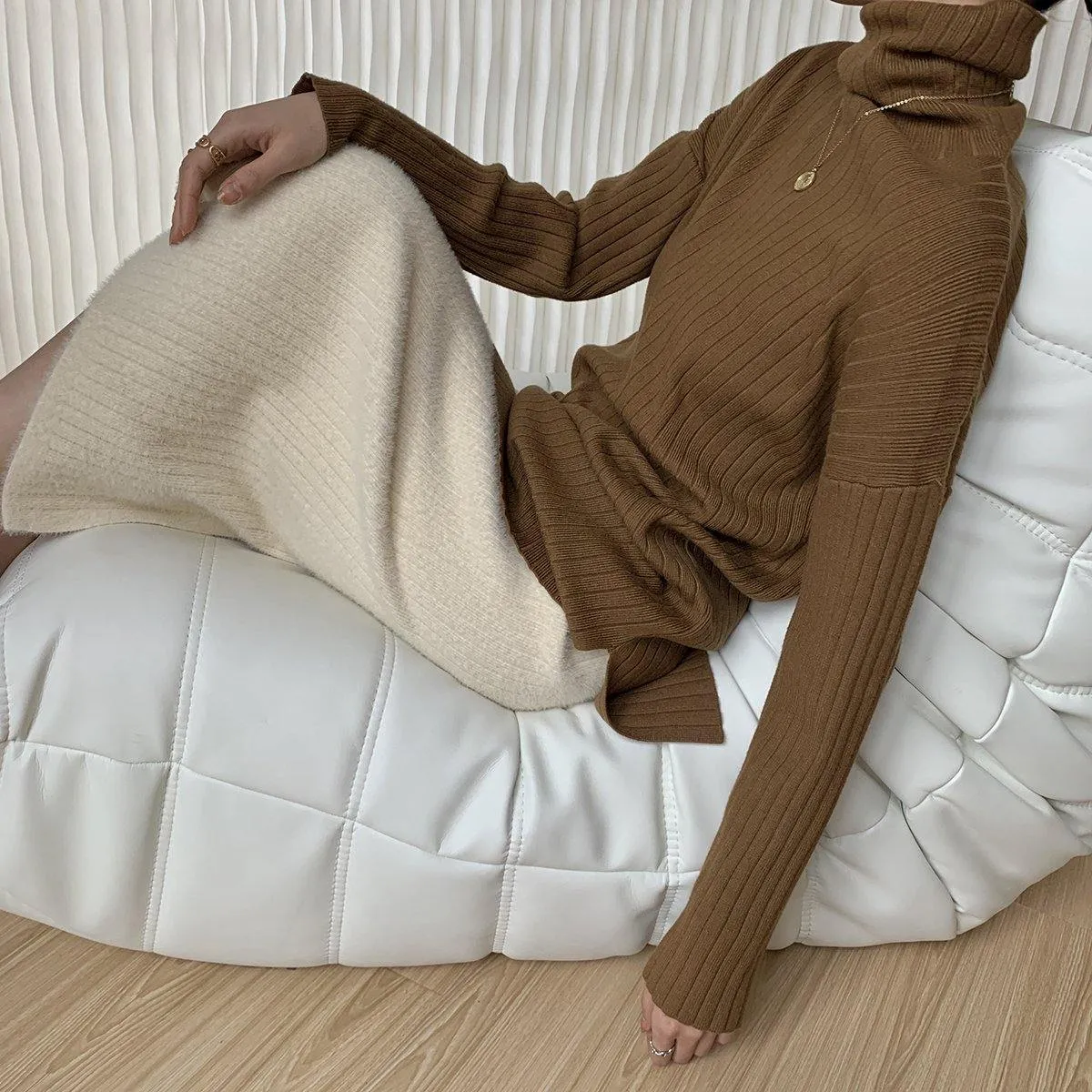 Turtleneck Knit - Brown