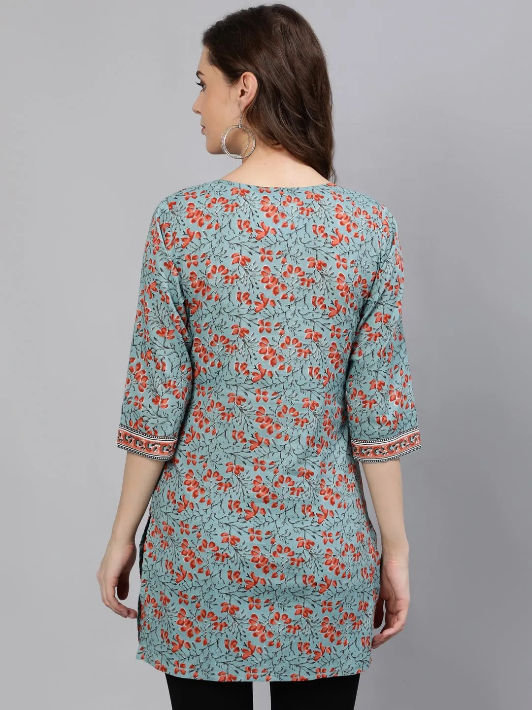 Women Green Floral Printed Tunic With Three Quarter Sleeves