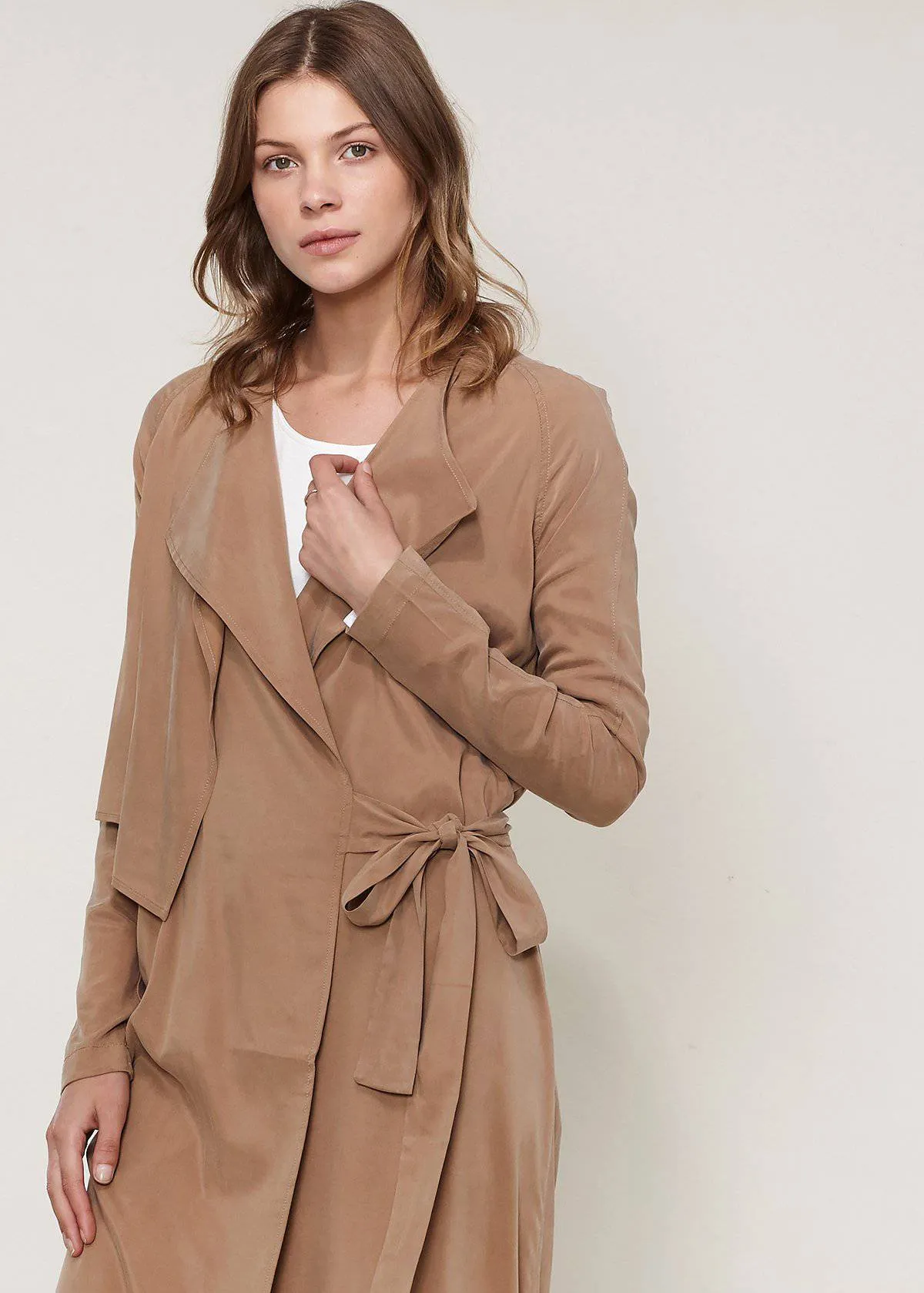 Women's Wrap Trench Coat In Sand